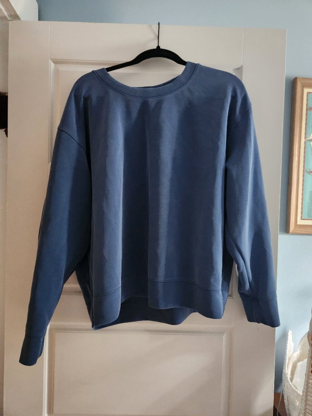 Silky blue crewneck